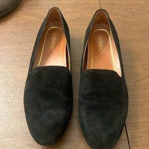 Vionic Willa Black Suede Slip On Flat Comfort Shoe Loafer Women's Size 8.5